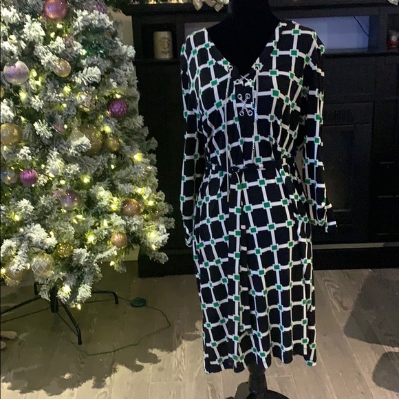 Dress - Picture 6 of 6